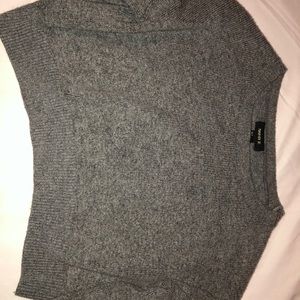 Drop shoulder crop pullover